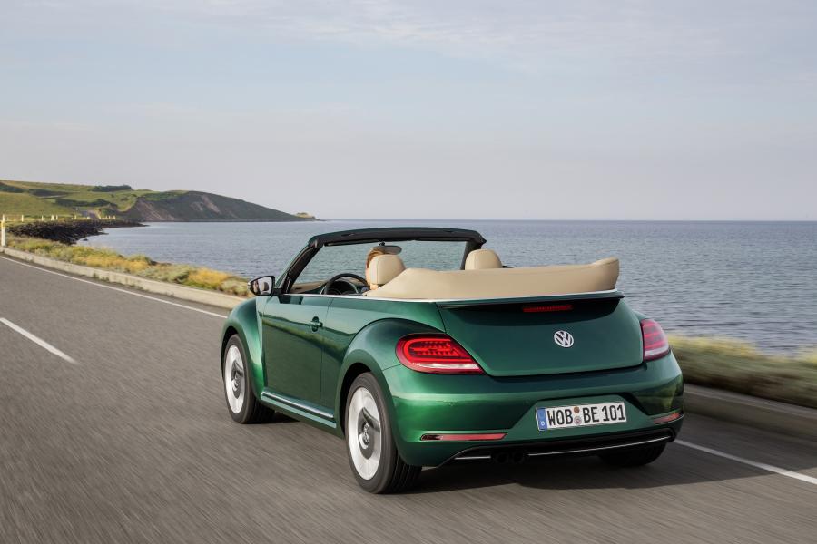  Volkswagen Beetle Cabriolet 2016 года  (фото 7 из 21)